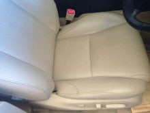レクサスIS白色の本革レザーシート座面のひび割れ劣化リペア補修修理