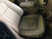 ジャガーXJ308の本革レザーシートのひび割れと汚れリペア補修修理